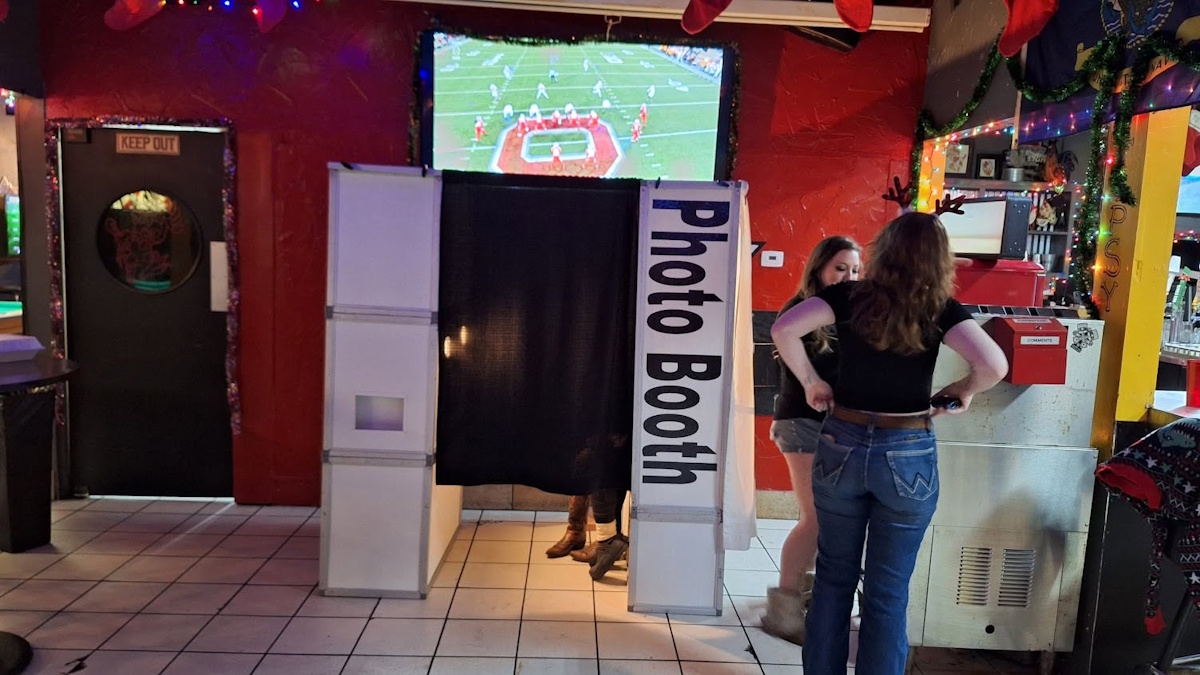 Old school photo booth rental in Dallas Fort Worth